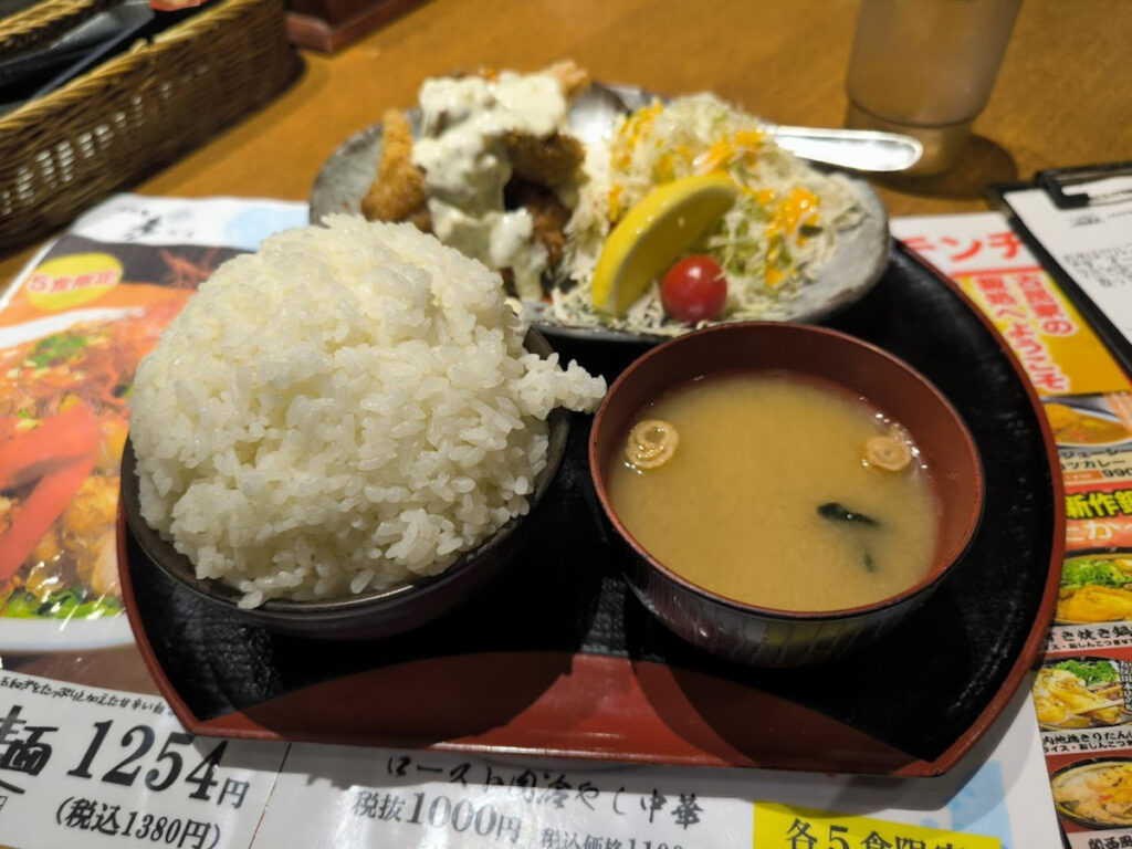 ライスの量を除けば割りがち普通。でもおいちーーーーーっ！